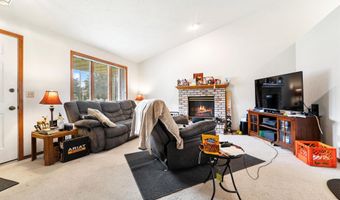 1670 W ROSELAWN Dr, Appleton, WI 54914