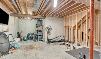 16657 Sandstone Cir, Basehor, KS 66007