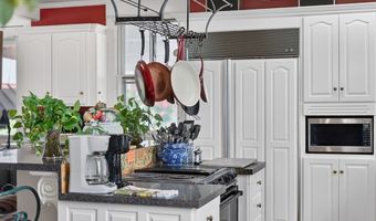 12 Dyal St, Baxley, GA 31513