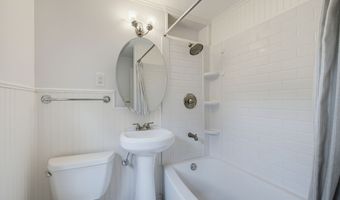 53 Prospect St, Bloomfield, CT 06002
