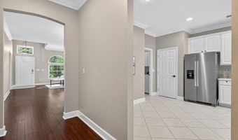 908 HILLY BEND Dr, Apopka, FL 32712