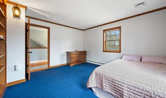 43 Darling Parke Dr, Bangor, ME 04401