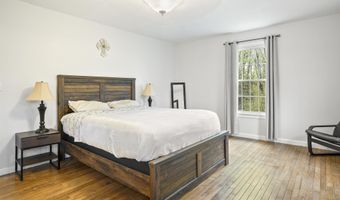 15 Roosevelt Dr, Bedford, NH 03110