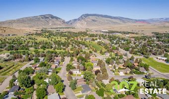 1207 Birch Ln, Cody, WY 82414