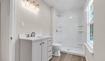 5 Buxton Ct, Barnegat, NJ 08005