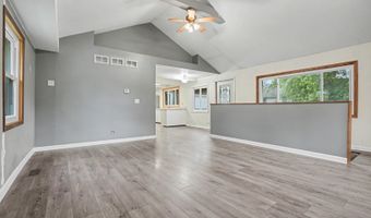 26330 W Grapevine Ave, Antioch, IL 60002