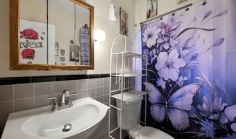 25 Manhattan Ave, Bridgeport, CT 06606