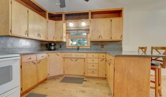 201 4th St, Armstrong, IA 50514