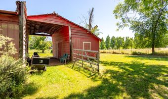 5609 Shady Ln, Anderson, CA 96007