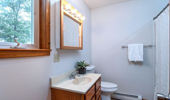 156 Sherwood Cir, Brattleboro, VT 05301