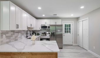 5 Fawn Rd, Alloway, NJ 07422