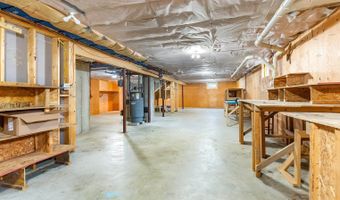 183 Skyline Rd, Bangor, ME 04401