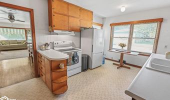 320 S 2Nd St, Albia, IA 52531