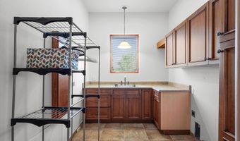 325 Braught Ln, Bosque Farms, NM 87068