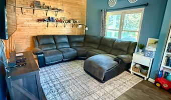 1002 DELEGLISE St, Antigo, WI 54409