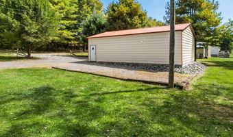 203 Edgewood St, Ballard, WV 24918