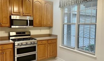 4312 Creek Rd, Allentown, PA 18104