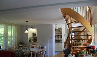 55 Liberty St, Chester, CT 06412