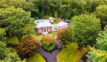 44 Heritage Dr, Warwick, RI 02818