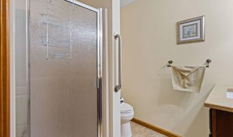 38 Woodside Dr, Albany, NY 12208