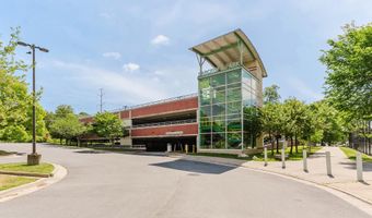 2725 S WALTER REED Dr B, Arlington, VA 22206