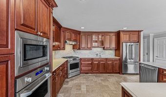 12 Laomatong Way, Bedminster, NJ 07921