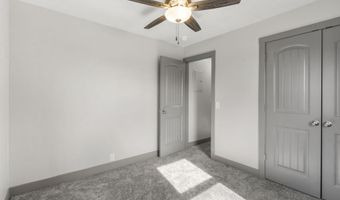 304 E Cofield St, Aurora, MO 65605