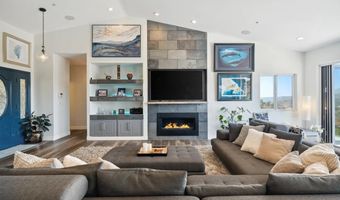 9420 Crest Dr, Spring Valley, CA 91977