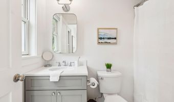 239 A Foreside Rd, Falmouth, ME 04105