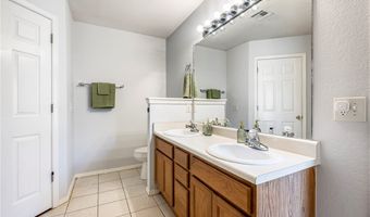 819 Tunbridge Dr, Bentonville, AR 72712