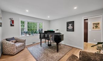 26 Buckboard Ln, Avon, CT 06001