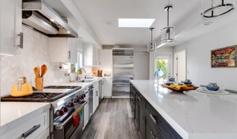 129 Santa Cruz Ave, Aptos, CA 95003