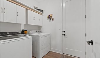 1592 Grayhawk Dr, Basehor, KS 66007