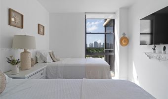 20301 W Country Club Dr 728, Aventura, FL 33180