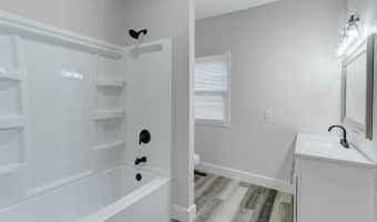 1701 E Chestnut Ave, Arkansas City, KS 67005