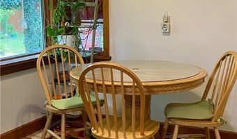 135 Ridgeland Dr, Amherst, OH 44001