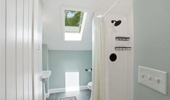91 Sowams Rd, Barrington, RI 02806