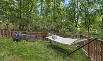 3427 E Dobson Pl, Ann Arbor, MI 48105