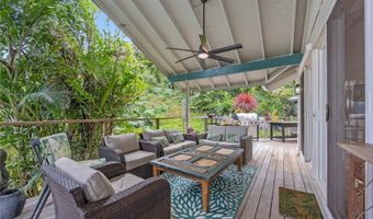 1461 Aunauna St, Kailua, HI 96734