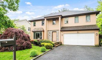 29 Sunset Rd S, Albertson, NY 11507