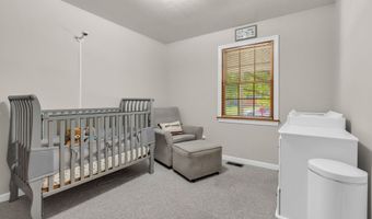 2 Oakmont Ct, Beech Grove, IN 46107