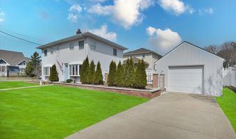 9 Cabot Rd W, Massapequa, NY 11758
