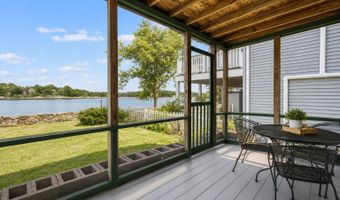 24 Little Bay Ln, Branford, CT 06405