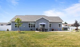 2818 W HIDDEN PINE Dr, Appleton, WI 54913