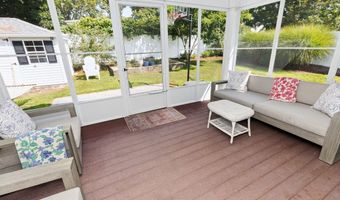 31 Merrill Rd, Clinton, CT 06413