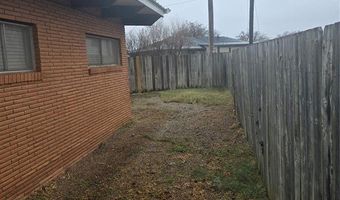 1919 Sumner Dr, Altus, OK 73521