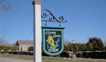 127 Willow Ave, Little Compton, RI 02837