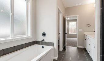 809 NW 32ND St, Battle Ground, WA 98604