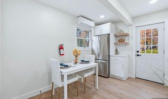 20 Dojean Ct, Bergenfield, NJ 07621