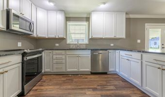 22 Shady Ln, Albertville, AL 35950
